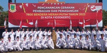Meriahkan HUT RI ke-78, Ning Ita Pimpin Pencanangan Gerakan dan Pemasangan 7800 Bendera Merah Putih