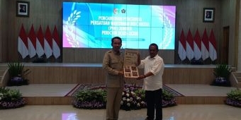 Pelantikan Pengurus PWI Jember Periode 2025-2028, Bupati Fawait: Kami Butuh Kritik Membangun