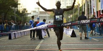 Pelari Kenya Juarai Surabaya Marathon 2019