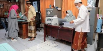 Peringati Hari Santri Nasional, Pegawai Pemkot Probolinggo Pakai Baju Muslim Seminggu