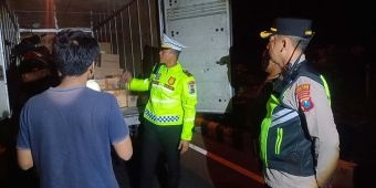 Operasi Gabungan, Petugas Polres Kediri Kota Temukan Pengendara yang Terpengaruh Alkohol