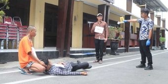 Ustad Pelempar Kayu Berpaku yang Tewaskan Santri Jadi Tersangka, Polisi Lakukan Rekonstruksi