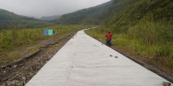 Bupati Kediri Instruksikan Pembangunan Jalan Menuju Kawah Gunung Kelud Dilanjutkan