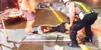 Pemotor Alami Luka Berat Usai Tabrak Truk Wing Box di Raya Gilang Sidoarjo