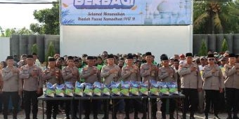 Sambut Ramadan 1447 H, Polres Pamekasan Bagikan Sembako ke Ojol hingga PKL