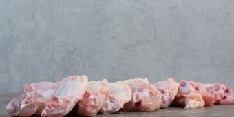 Harga Sembako di Surabaya Merosot, Daging Ayam Kampung Turun hingga Rp6.500