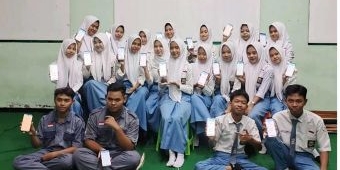 BPJS Kesehatan Kediri Ajak Siswa SMKN 1 Plosoklaten Lakukan Skrining Riwayat Kesehatan