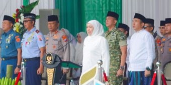Gubernur Khofifah Pimpin Apel Hari Santri 2025, Ajak Warga Hadiri Tabligh Akbar di Grahadi