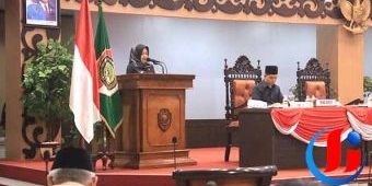 Bupati Ikfina Apresiasi DPRD Mojokerto Dalam Rapat Paripurna Raperda APBD TA 2025