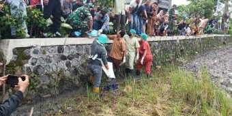 Warga Desa Siwalanpanji Sidoarjo Digegerkan Jasad Bayi Laki-Laki Terbungkus Tas Biru di Sawah