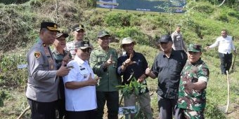 Cegah Kerusakan Lingkungan, Bupati Blitar dan Forkopimda Tanam 500 Pohon di Areal Gunung Kelud
