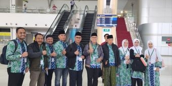 Sejumlah Tokoh Politik dan Pers Jatim Umrah Bersama Kiai Asep