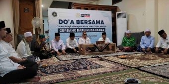 Doakan Kelancaran Tugas Khofifah-Emil, Kiai Asep Undang Kiai-Kiai dari Berbagai Daerah Jatim