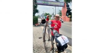 Pakai Sepeda Penny Farthing, Dede Ngonthel Cianjur - Tulungagung