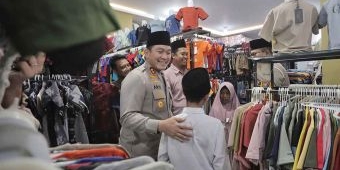 Riangnya Anak Yatim Piatu saat Diajak Kapolres Blitar Belanja Baju Lebaran