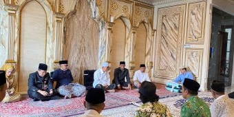 Gubernur Khofifah Tandatangani Rekom Pengusulan Kiai Yusuf Hasyim sebagai Pahlawan Nasional