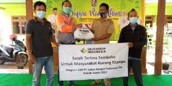 Jelang Lebaran, PT SBI Tuban Salurkan Ribuan Paket Sembako