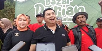 Ketua AKD Jombang Borong Durian Wonosalam