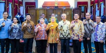 Gubernur Khofifah Dorong Diplomasi Ekonomi Jawa Timur Lewat Pertemuan dengan 14 Duta Besar