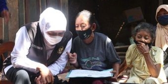 Tinjau Dampak Puting Beliung di Madiun, Khofifah: Perbaikan Ditanggung Pemprov, Pemkab dan Baznas 