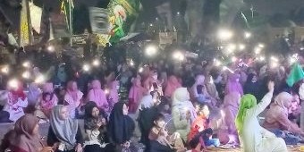 Ribuan Jemaah & Syekher Mania Hadiri Ansor Kabupaten Mojokerto Bersholawat, Tasyakuran HUT ke-77 RI