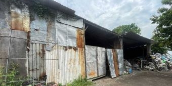 Gerebek Gudang Rongsokan di Sidoarjo, Polisi Amankan 85 Motor dan Beberapa Mobil