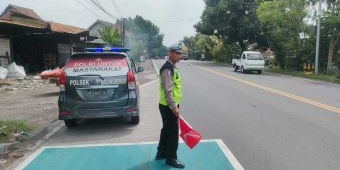 Tekan Kecelakaan Lalu Lintas, Polsek Balongbendo Gelar Patroli Black Spot