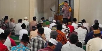 Kapolsek Krembung Sidoarjo Safari Ramadhan di Masjid Nurul Huda Usai Salat Jumat