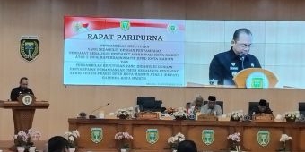 Rapat Paripurna Pengambilan Keputusan 2 Raperda Inisiatif DPRD dan 4 Raperda Kota Madiun