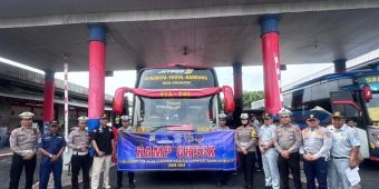 Satlantas Polres Ngawi Bersama Dishub Gelar Ramp Check di Terminal Kertonegoro