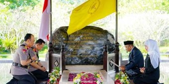 Gubernur Khofifah Ajak Teladani Nasionalisme Bung Karno saat Ziarah Bersama Kapolri