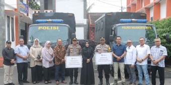 Bupati Mojokerto Serahkan Bantuan Truk ke Polisi Pascacuti Kampanye