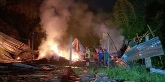 Tempat Pengolahan Kelapa di Jombang Ludes Terbakar