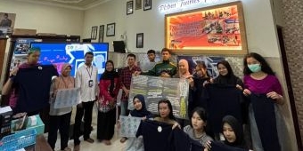 Modal Setrika Rumah, PKBM Kota Blitar Ajarkan Sablon Kaos DTF untuk Peluang Usaha Lebaran