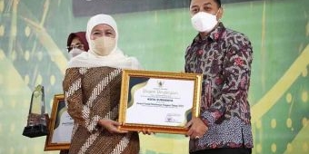 Kota Surabaya Raih Penghargaan Peduli Ketahanan Pangan 2022