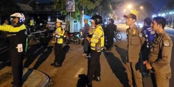  Polres Pamekasan Razia Warkop Jalan Trunojoyo, Amankan Wanita Berpakaian Seksi