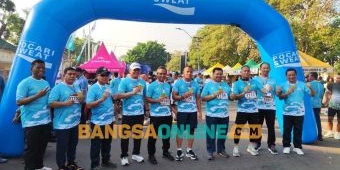 Peringati Hari Jadi ke-115 Kabupaten Jombang,Ribuan Warga Ramaikan Adhyaksa Playon 2025 