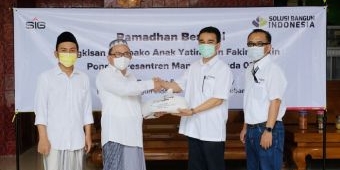 Berbagi Keberkahan, SBI Tuban Salurkan Ribuan Paket Sembako kepada Warga Sekitar Perusahaan