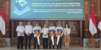 BPKPAD Tuban Serahkan Insentif Prestasi Pemungut PBB-P2 untuk Kecamatan Hingga Desa Tercepat