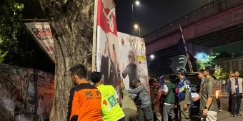 KPU Jatim Mulai Bersihkan APK Pemilu 2024 di Wilayah Surabaya-Sidoarjo