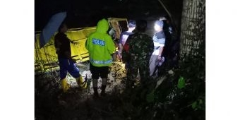 Truk Tebu Terseret Arus Banjir di Blitar, Empat Orang Hilang