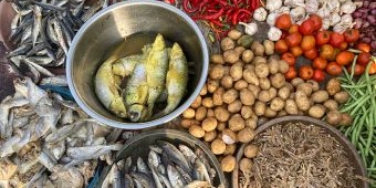 Perubahan Harga Sembako Surabaya Hari Ini: Ikan Teri Turun Drastis, Cabai Rawit Merah Naik Rp1.600