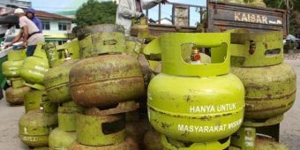 Pedagang di Surabaya Ngaku Belum Tahu Larangan Berjualan Gas Elpiji 3 Kilogram