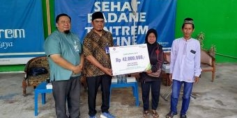PT. Sehat Tentrem Berikan Santunan Kematian pada Tukang Becak di Jombang