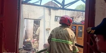 Lupa Matikan Kompor, Rumah Warga di Badas Kediri Terbakar