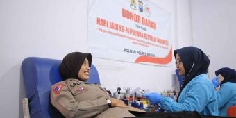 Peduli Sesama dan Peringati HUT ke-79, Polwan Polres Madiun Lakukan Donor Darah