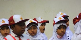 Serunya Hari Pertama Sekolah: Malas, Ngantuk hingga Nangis