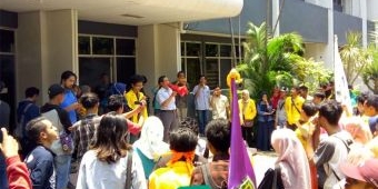 Mahasiswa Universitas Darul Ulum Demo Kantor Rektorat, Pertanyakan Vakumnya Perkuliahan