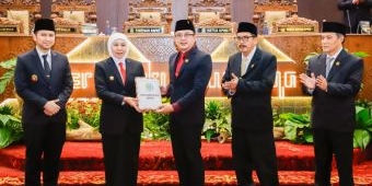 DPRD Jatim Setujui LKPJ Akhir TA 2024, Khofifah: Semua Rekomendasi Jadi Acuan Perbaikan Pembangunan