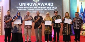 Dies Natalis 18, Unirow Tuban Anugerahi Penghargaan Keluarga Pendiri dan Civitas Berprestasi